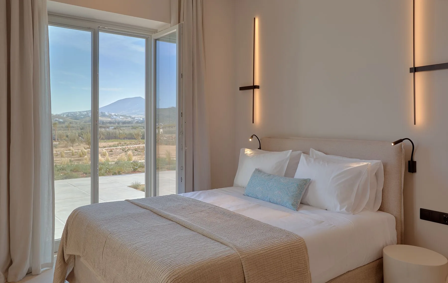 En-suite bedroom with sea view — luxury villa Paros